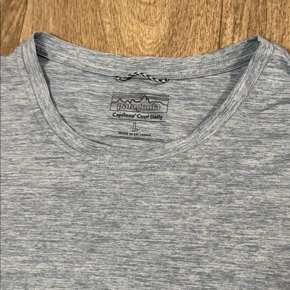 Patagonia Capilene Cool Daily Reef The Rigs graphic shirt men’s sz L - Picture 6 of 9